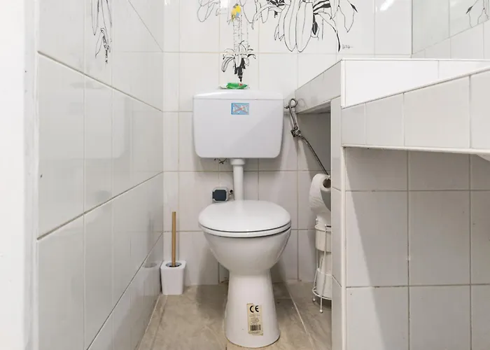 Luxury 6-bedroom Near Millennium Διαμέρισμα *