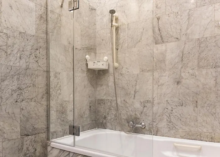 Διαμέρισμα Luxury 6-bedroom Near Millennium *